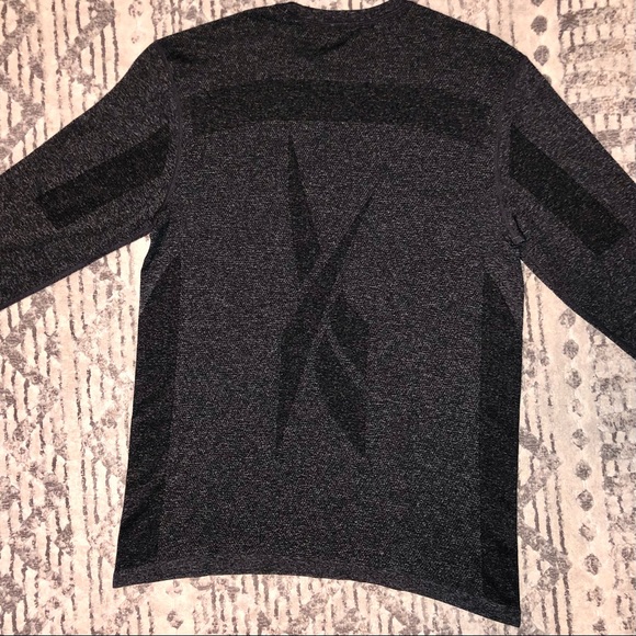 Long Sleeve Fitness Shirt - Picture 3 of 5